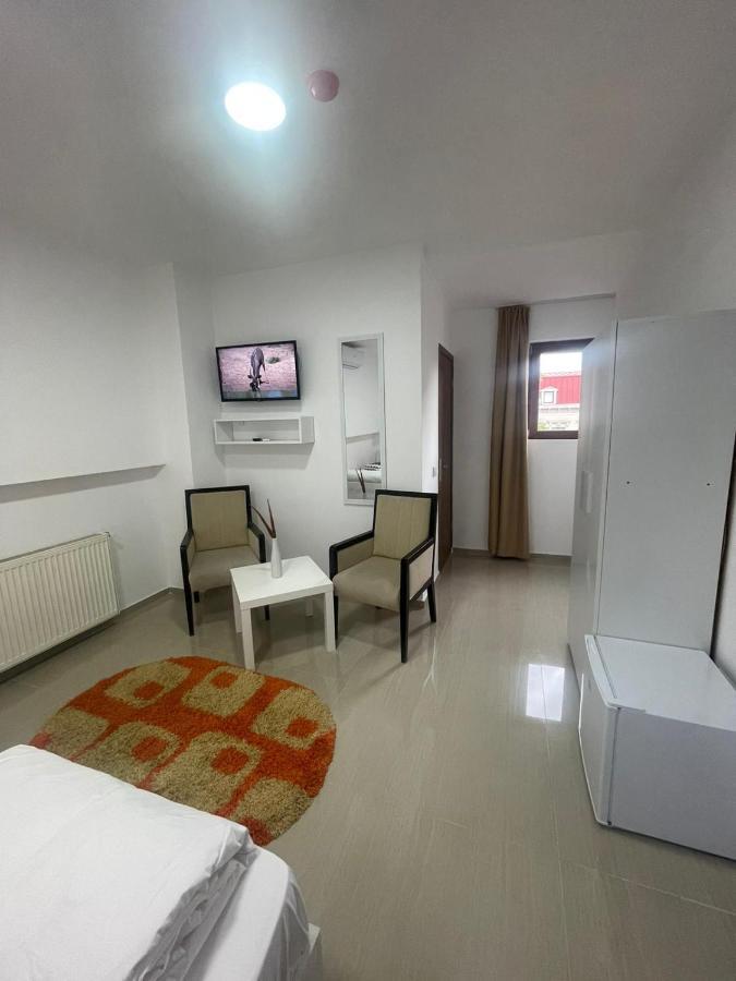 Hostel Tripoli Palace بوخارست المظهر الخارجي الصورة