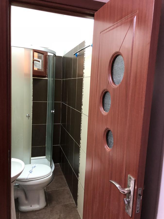 Hostel Tripoli Palace بوخارست المظهر الخارجي الصورة